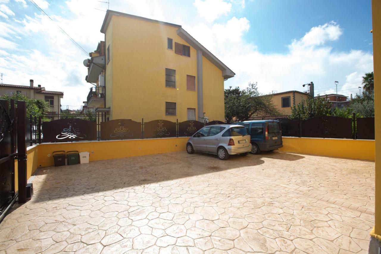 4 Rent Panzió Albano Laziale Kültér fotó